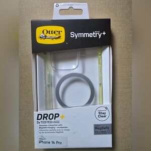 OtterBox Symmetry+ Transparent MagSafe Case